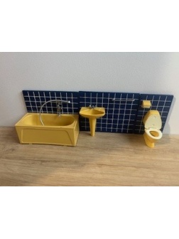 Salle de bain bleu et jaune Lundby