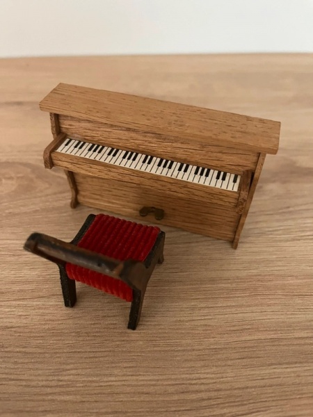 Piano lisa Lundby