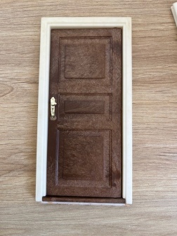 Porte pour maison de poupée marron