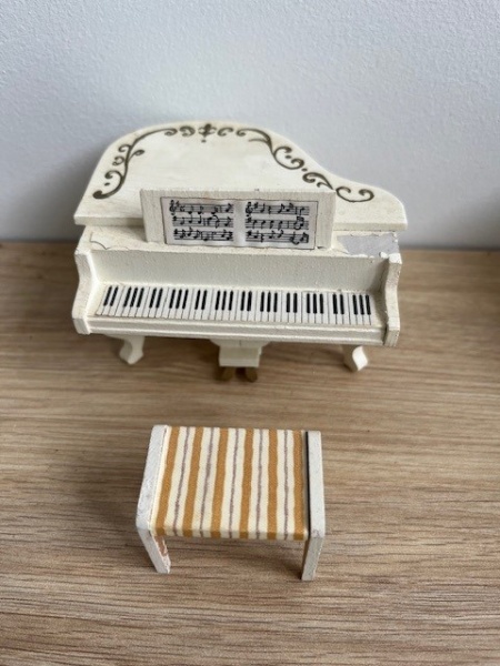 Piano Lundby à renover